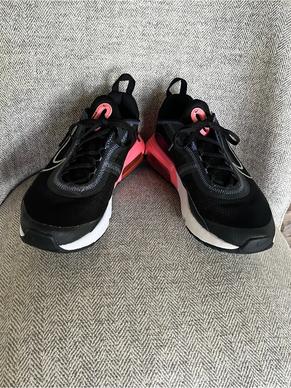 Nike Air Max 2090 GS Black Sunset Pulse Sneakers Size 7Y CJ4066-011